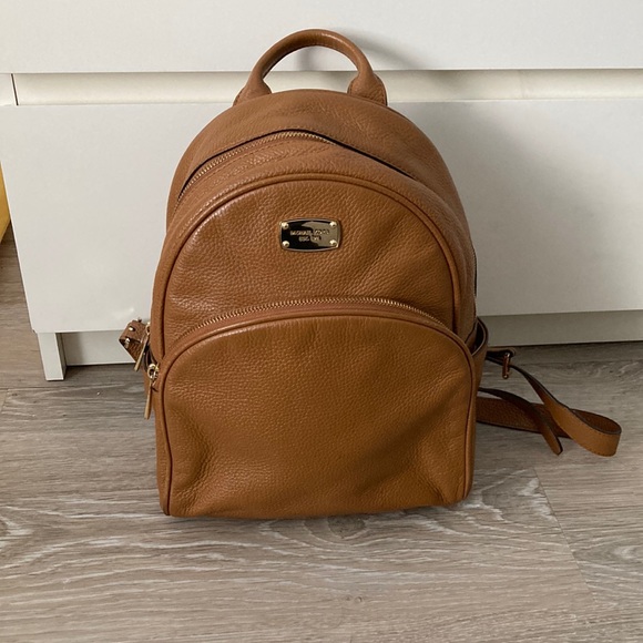 MICHAEL KORS ABBEY MEDIUM Backpack Bag In Acorn - Picture 1 of 17